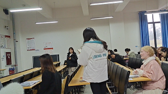 辩论赛.png 辩论赛.png